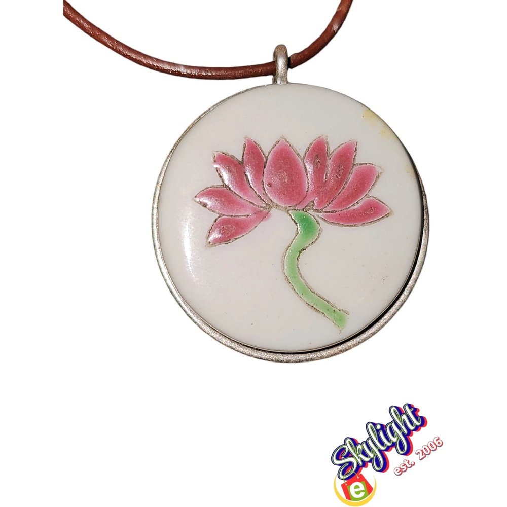 American Eagle Outfitters Leather Silver Ceramic Flower Pendant Necklace
